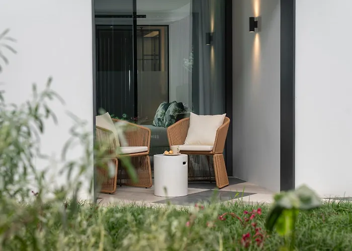 Luxury Garden At Savoy Insular Appartamento