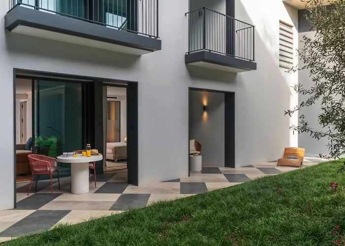 Luxury Garden At Savoy Insular *